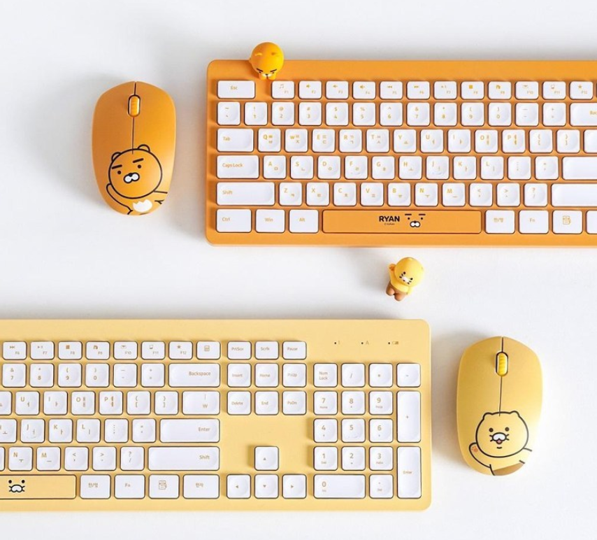 Kakao Friends Ryan and Choonsik's Figure Wireless Keyboard and Mouse Set
